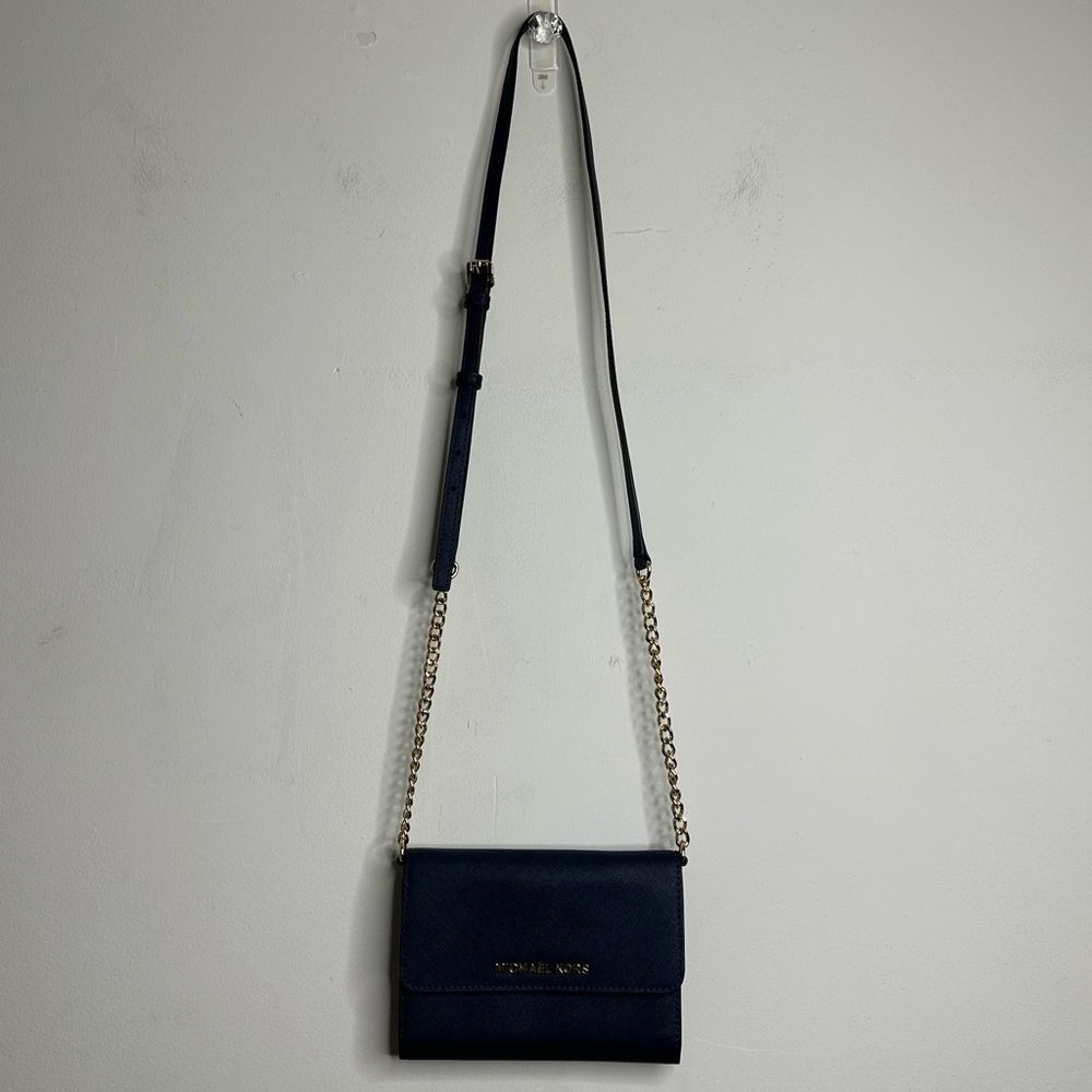 Michael Kors Jet Set Travel Crossbody Bag - Picture 3 of 13